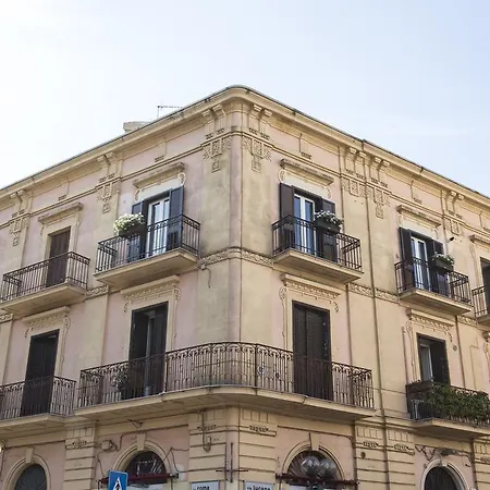 Πανσιόν Le Vie Del Centro 3*