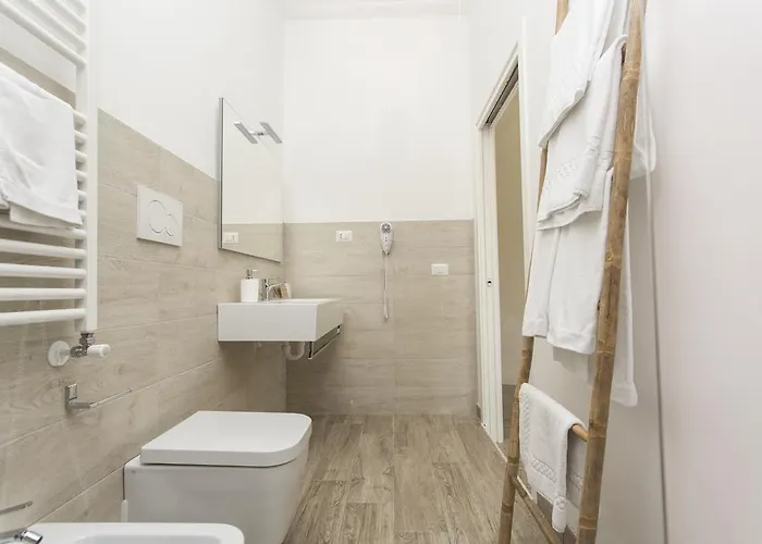 Konukevi Le Vie Del Centro 4*